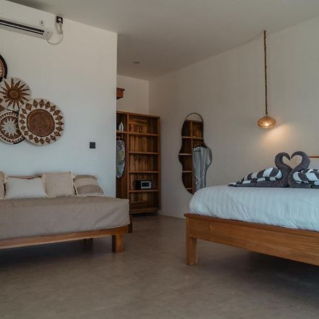Sunscape Villa - Beachfront And Private Pool Νησιά Γκίλι Εξωτερικό φωτογραφία
