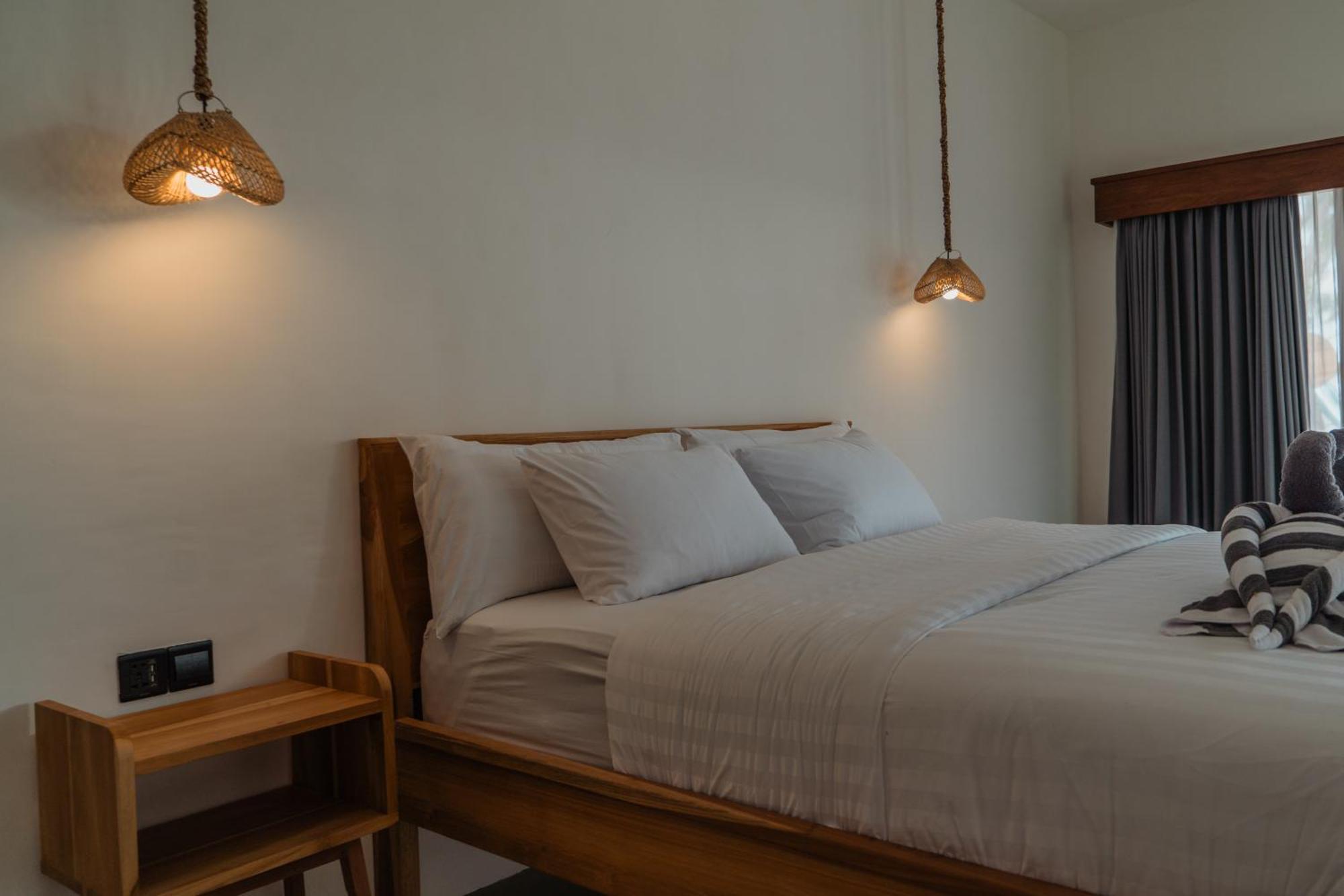 Sunscape Villa - Beachfront And Private Pool Νησιά Γκίλι Εξωτερικό φωτογραφία