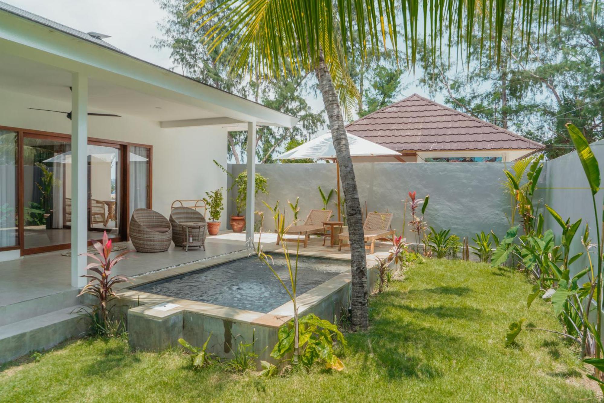 Sunscape Villa - Beachfront And Private Pool Νησιά Γκίλι Εξωτερικό φωτογραφία