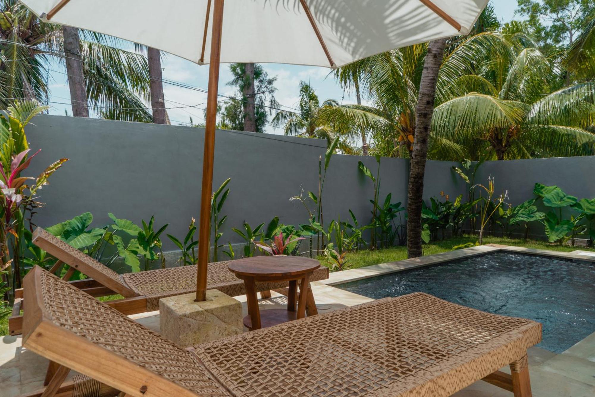 Sunscape Villa - Beachfront And Private Pool Νησιά Γκίλι Εξωτερικό φωτογραφία