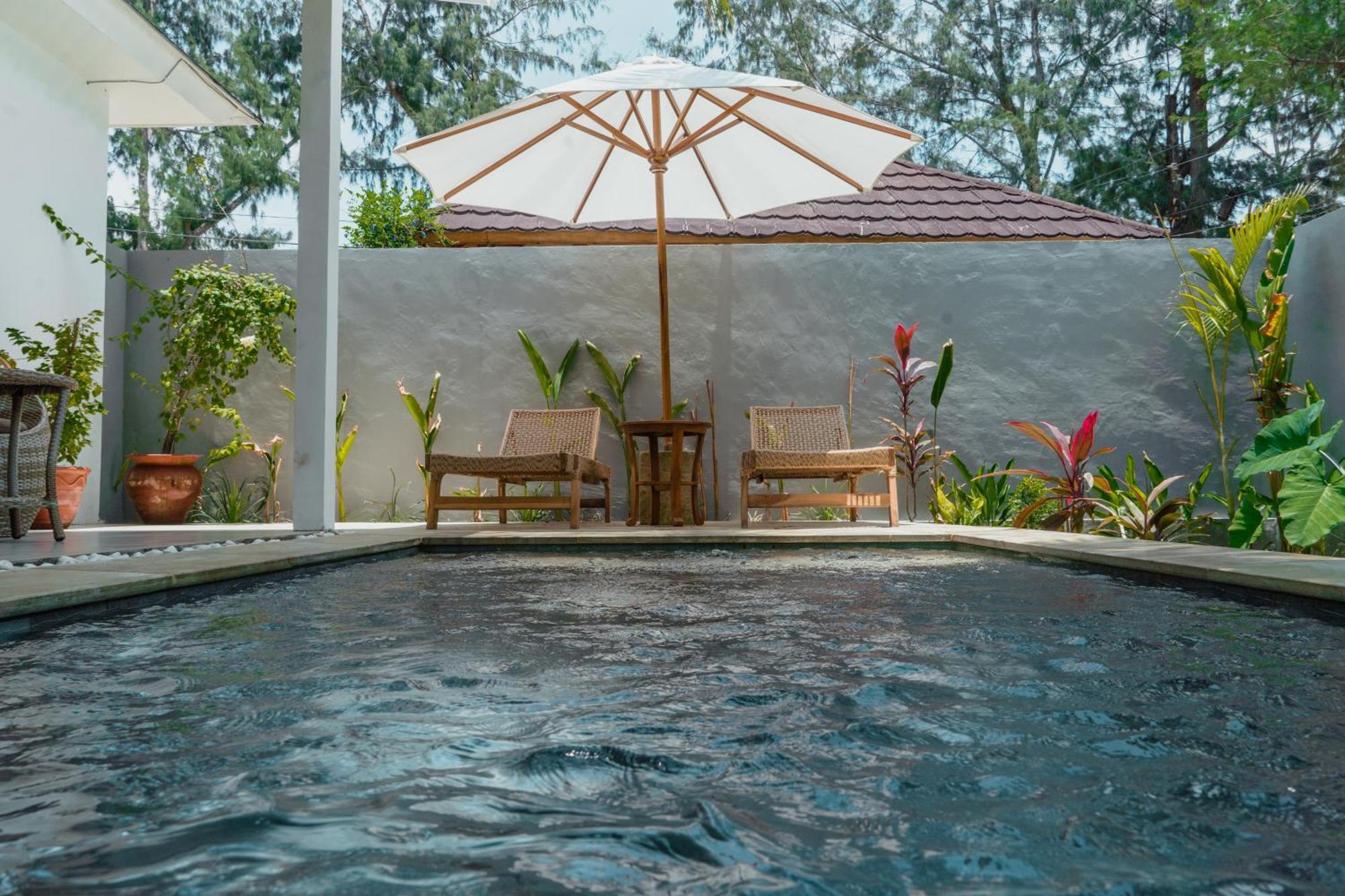 Sunscape Villa - Beachfront And Private Pool Νησιά Γκίλι Εξωτερικό φωτογραφία